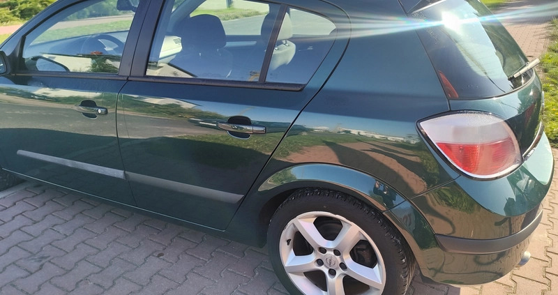 Opel Astra cena 9999 przebieg: 205000, rok produkcji 2005 z Gąbin małe 781